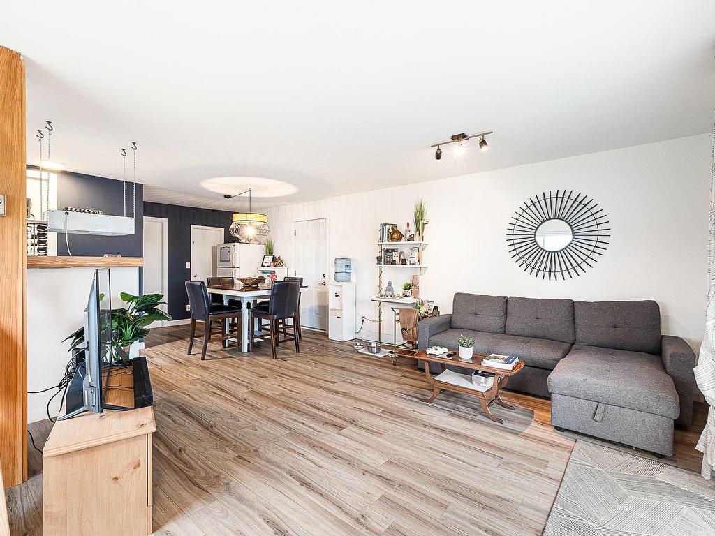 









315


Ch. Narrows

,
Stanstead - Canton,




QC
J1X3W4

