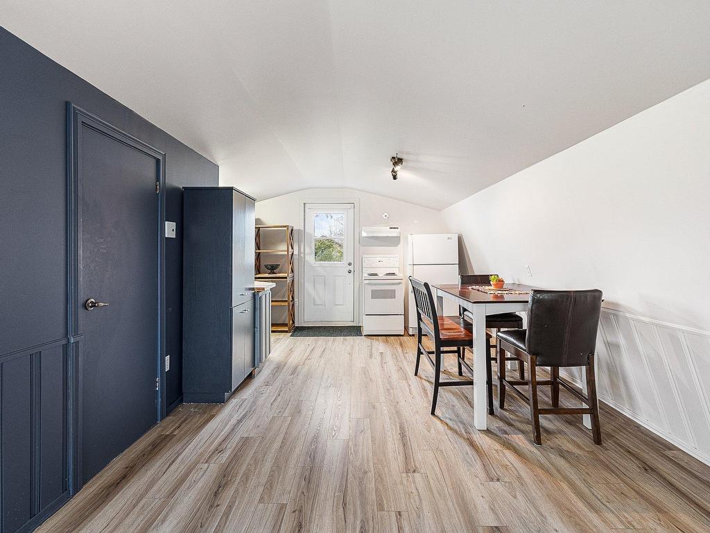 









315


Ch. Narrows

,
Stanstead - Canton,




QC
J1X3W4

