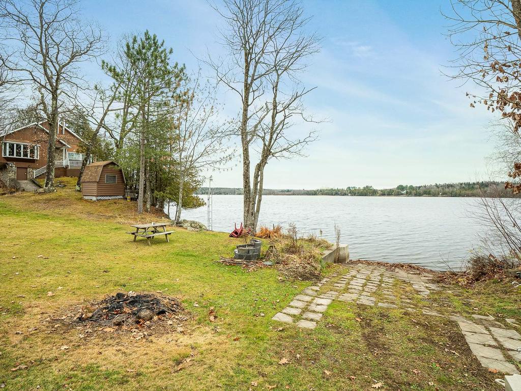 









315


Ch. Narrows

,
Stanstead - Canton,




QC
J1X3W4

