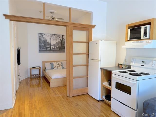 









3999

 - 4003


Rue St-Hubert

,
Montréal (Le Plateau-Mont-Royal),




QC
H2L1B3

