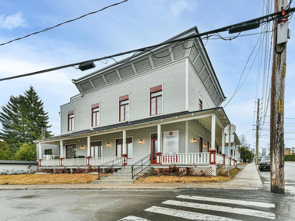









55


Rue Préfontaine E.

,
Sainte-Agathe-des-Monts,




QC
J8C1S3

