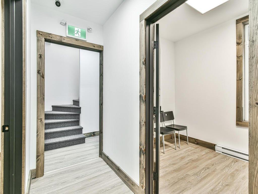 









55


Rue Préfontaine E.

,
Sainte-Agathe-des-Monts,




QC
J8C1S3

