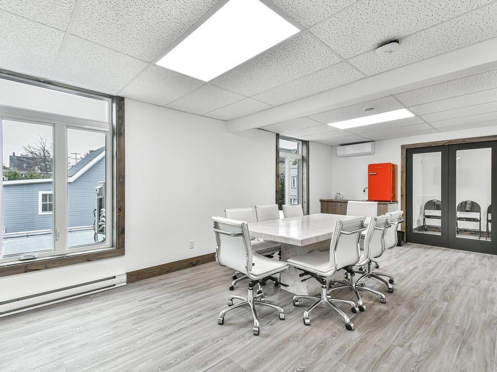 









55


Rue Préfontaine E.

,
Sainte-Agathe-des-Monts,




QC
J8C1S3


