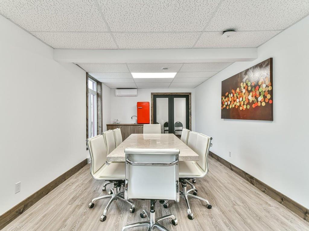 









55


Rue Préfontaine E.

,
Sainte-Agathe-des-Monts,




QC
J8C1S3

