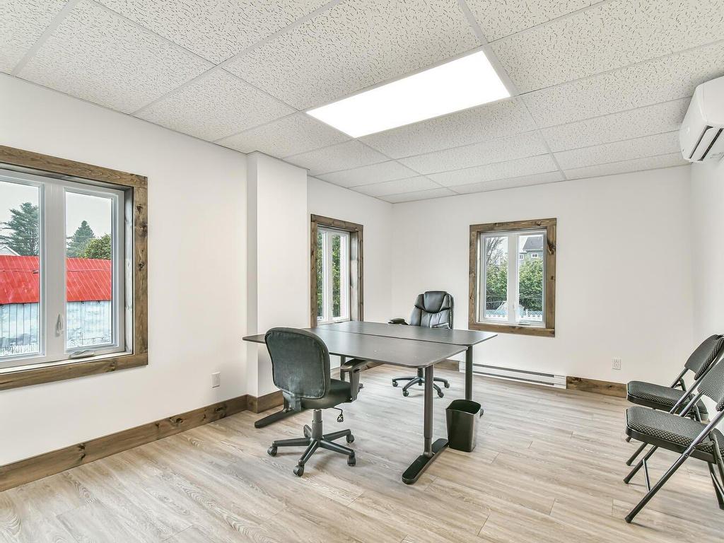 









55


Rue Préfontaine E.

,
Sainte-Agathe-des-Monts,




QC
J8C1S3


