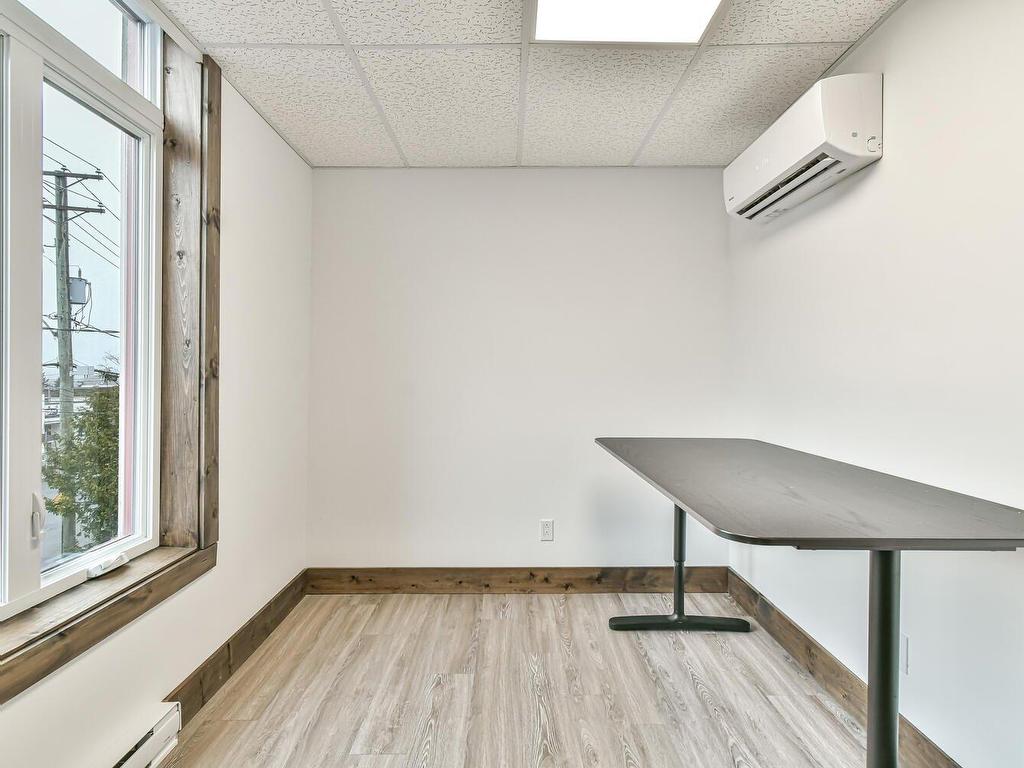 









55


Rue Préfontaine E.

,
Sainte-Agathe-des-Monts,




QC
J8C1S3


