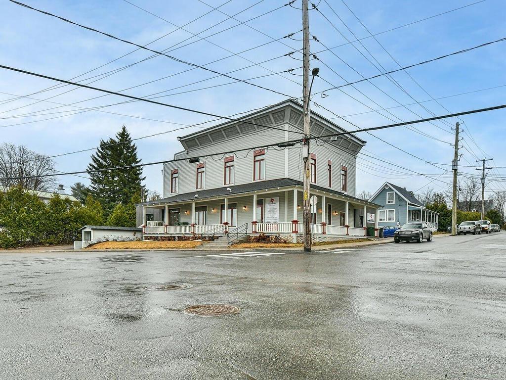









55


Rue Préfontaine E.

,
Sainte-Agathe-des-Monts,




QC
J8C1S3


