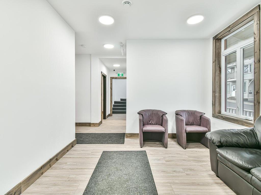 









55


Rue Préfontaine E.

,
Sainte-Agathe-des-Monts,




QC
J8C1S3

