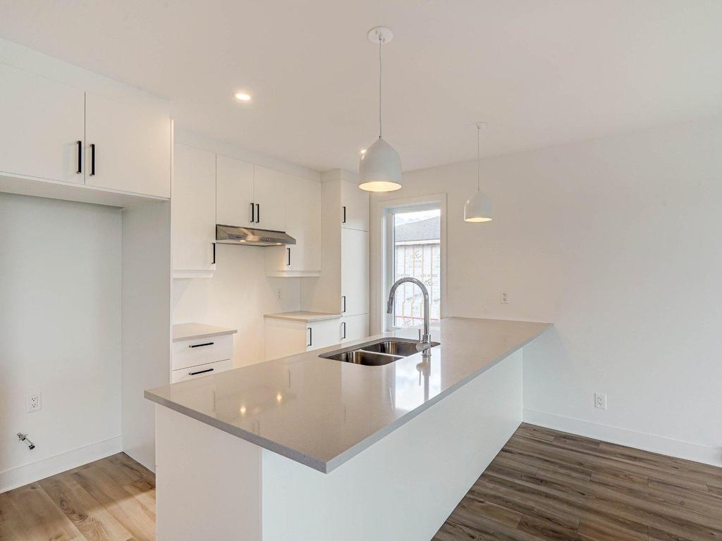 









2202


Boul. du Bord-de-l'Eau

, 6,
Salaberry-de-Valleyfield,




QC
J6S0K1

