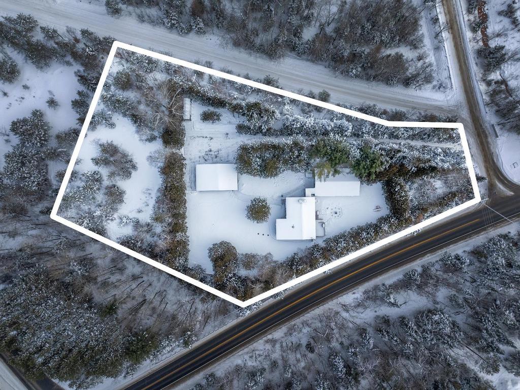 









1470Z


Rue Labelle

,
Mont-Tremblant,







QC
J8E2N5

