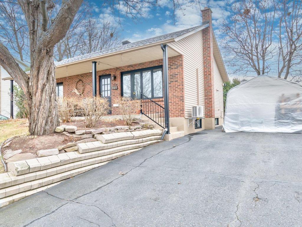 









20


Rue Joseph-Rivest

,
Sorel-Tracy,




QC
J3P7S4

