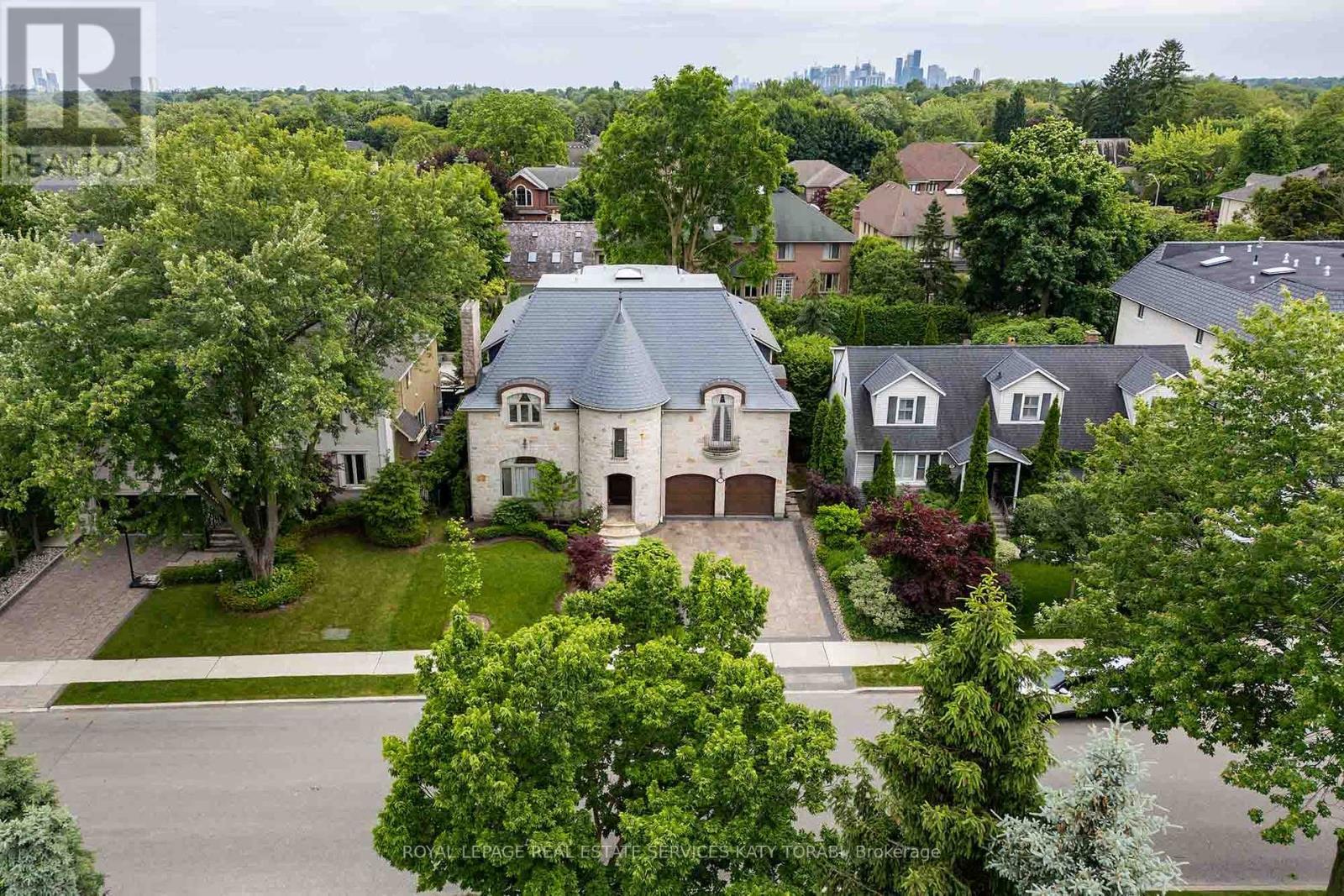 












73 YORKMINISTER ROAD

,
Toronto,




Ontario
M2P1M4

