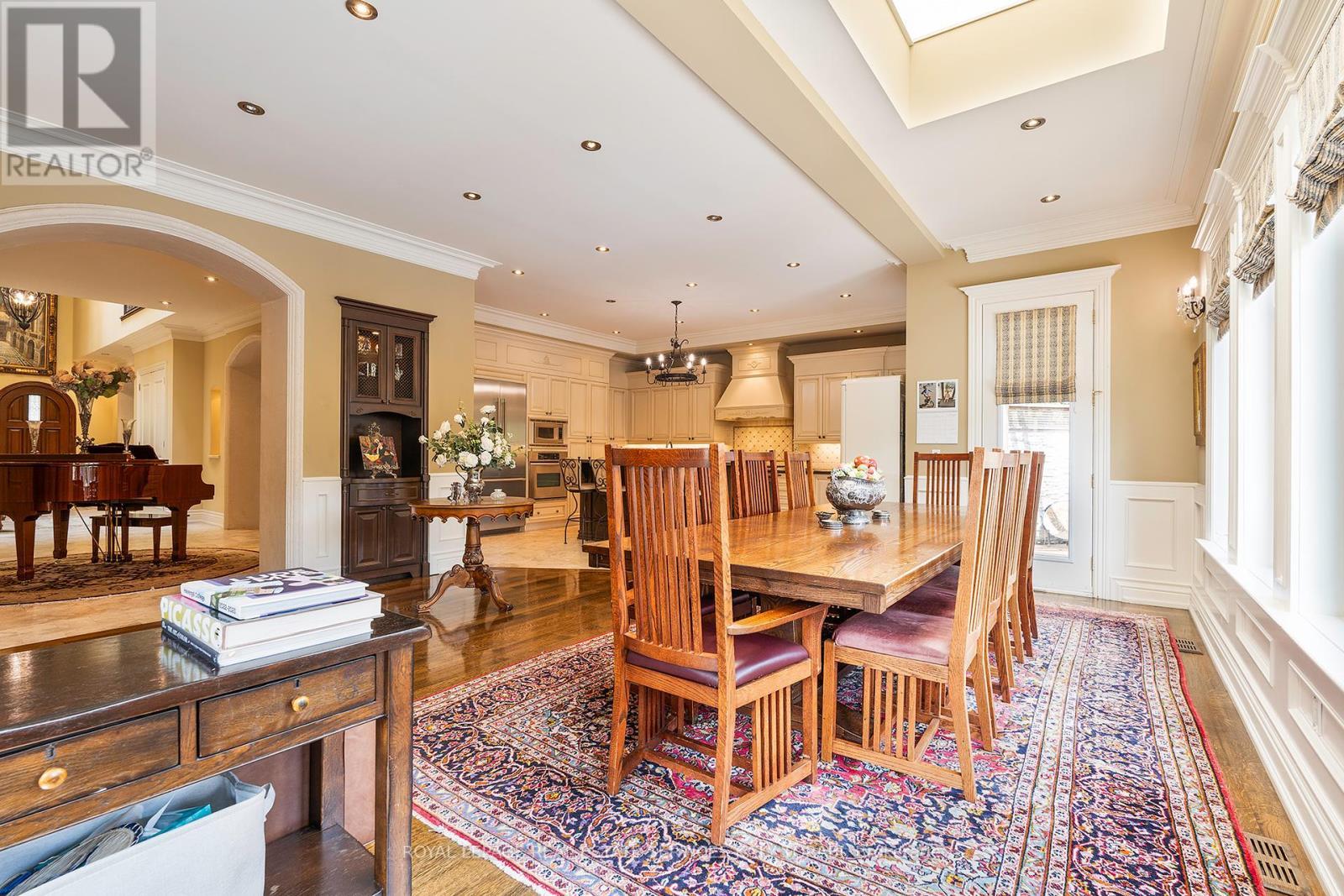 












73 YORKMINISTER ROAD

,
Toronto,




Ontario
M2P1M4

