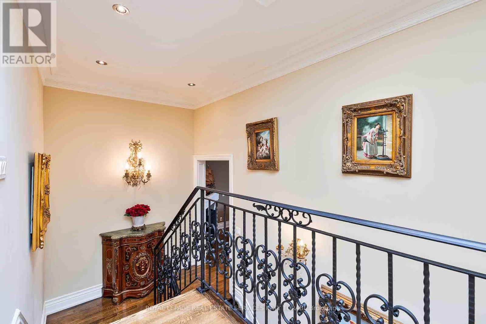 












73 YORKMINISTER ROAD

,
Toronto,




Ontario
M2P1M4

