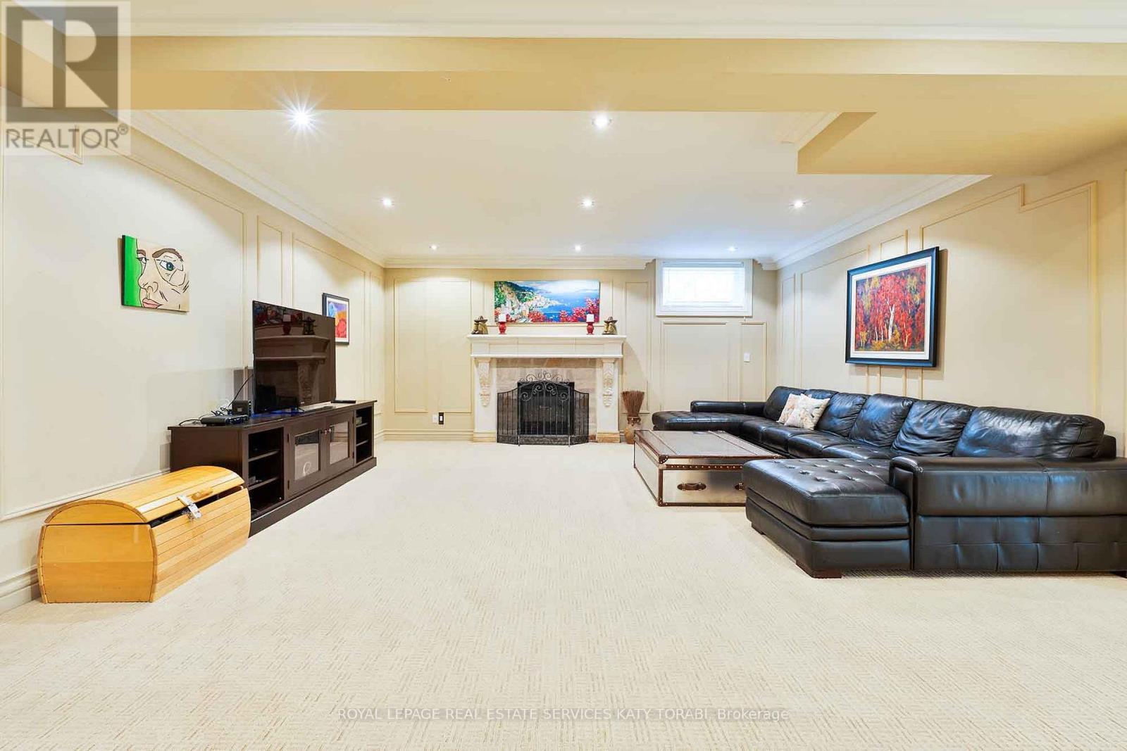 












73 YORKMINISTER ROAD

,
Toronto,




Ontario
M2P1M4

