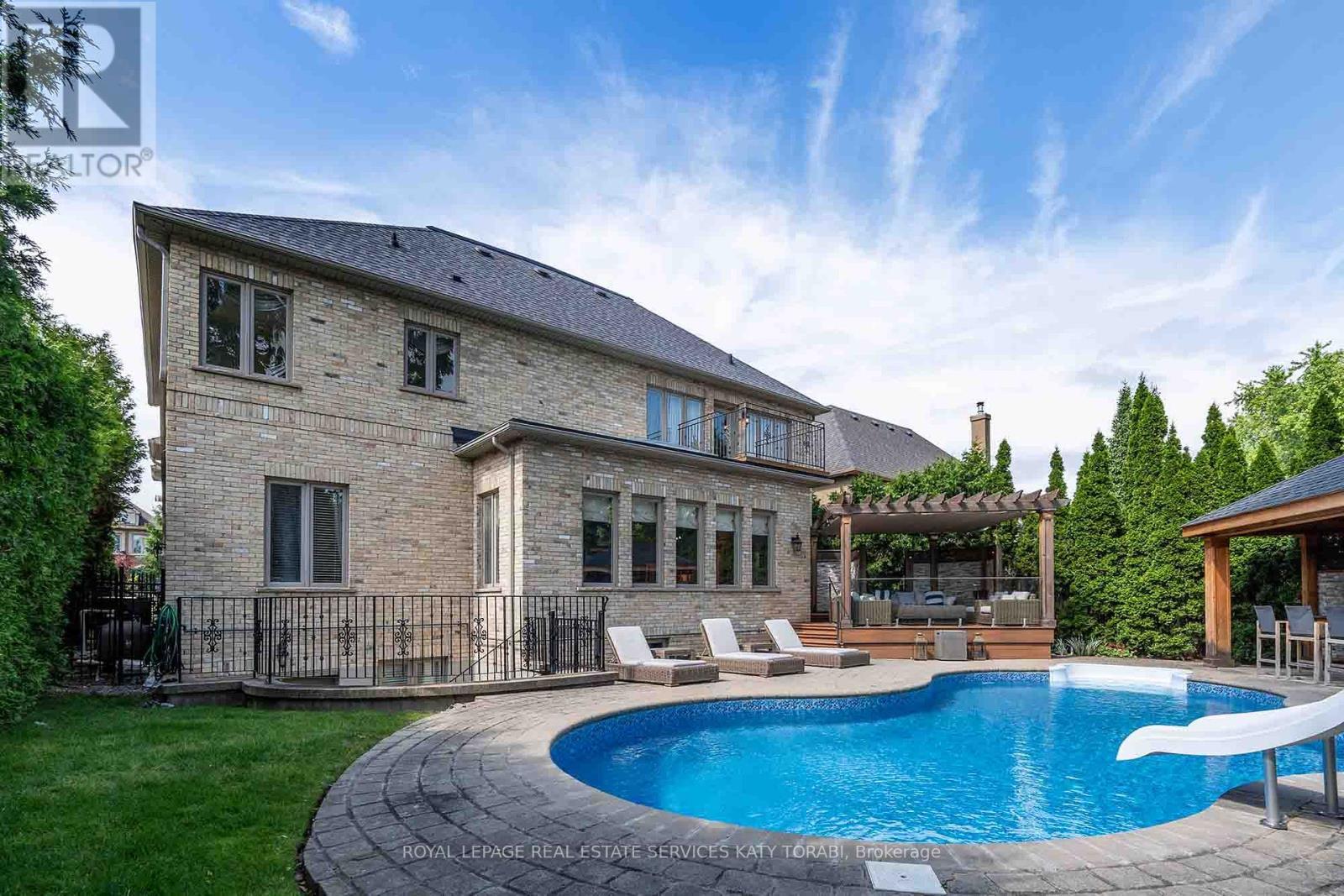 












73 YORKMINISTER ROAD

,
Toronto,




Ontario
M2P1M4

