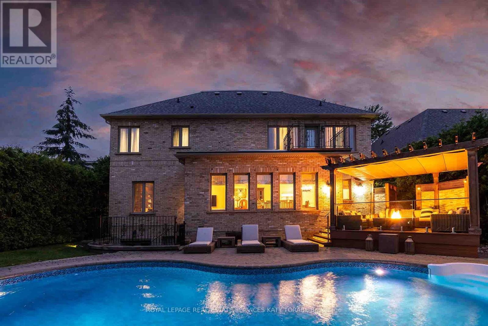 












73 YORKMINISTER ROAD

,
Toronto,




Ontario
M2P1M4

