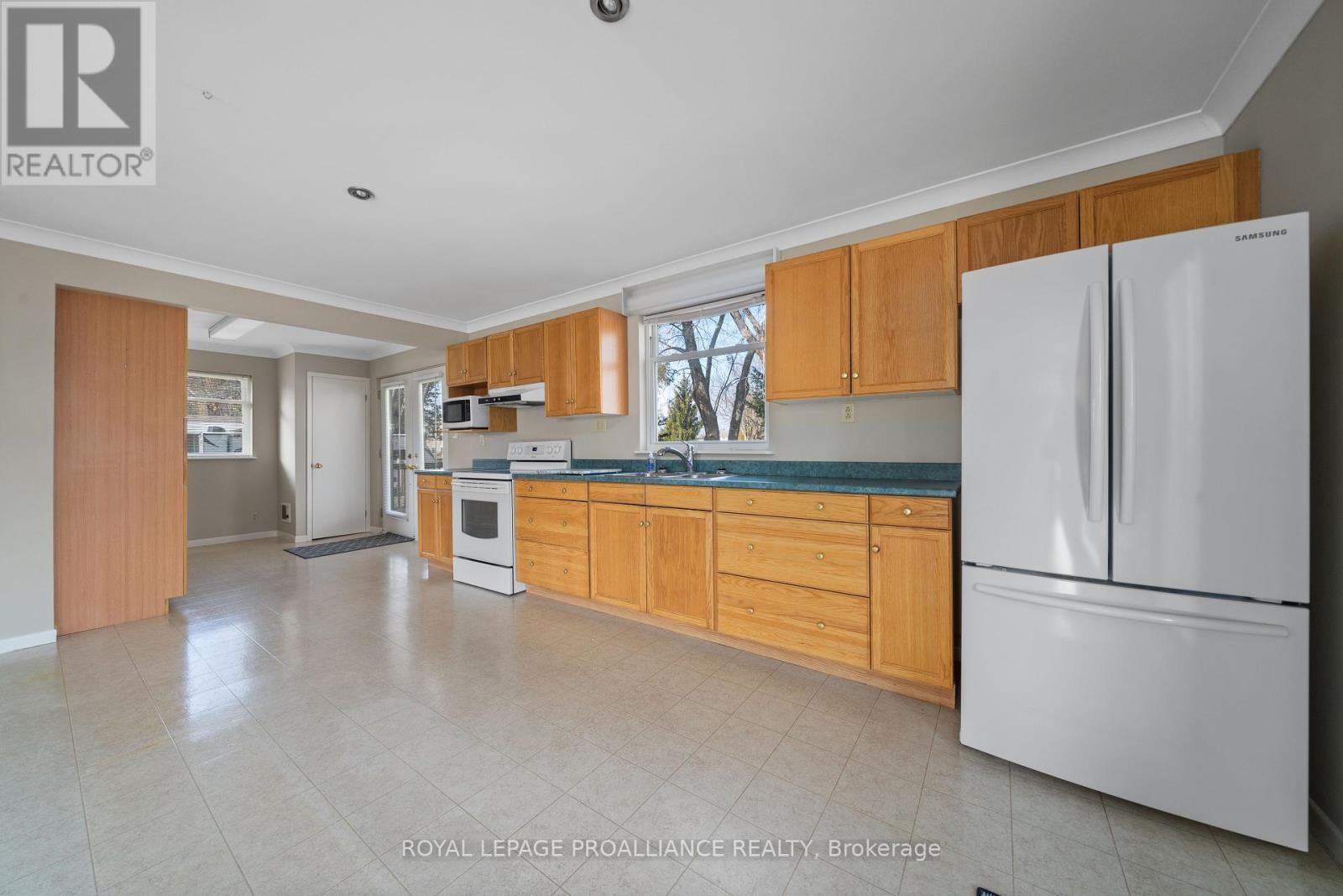 












81-97 CARTER ROAD

,
Quinte West (Murray Ward),




Ontario
K0K1L0

