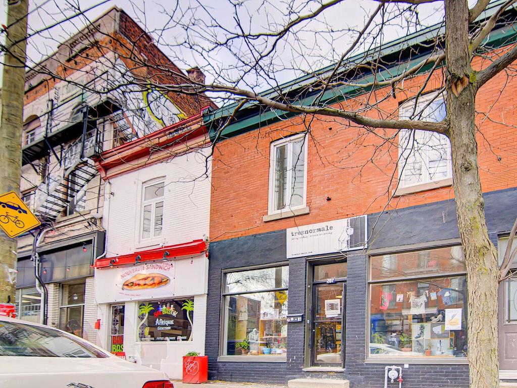 









205

 - 207


Av. Fairmount O.

,
Montréal (Le Plateau-Mont-Royal),




QC
H2T2M8

