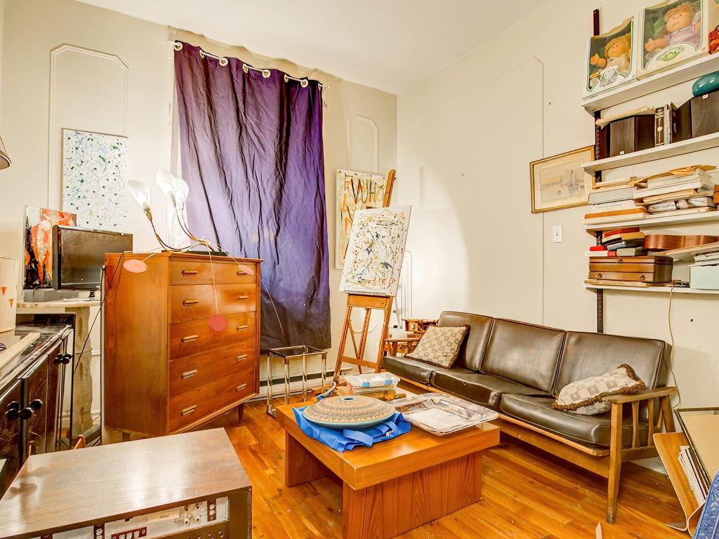 









205

 - 207


Av. Fairmount O.

,
Montréal (Le Plateau-Mont-Royal),




QC
H2T2M8

