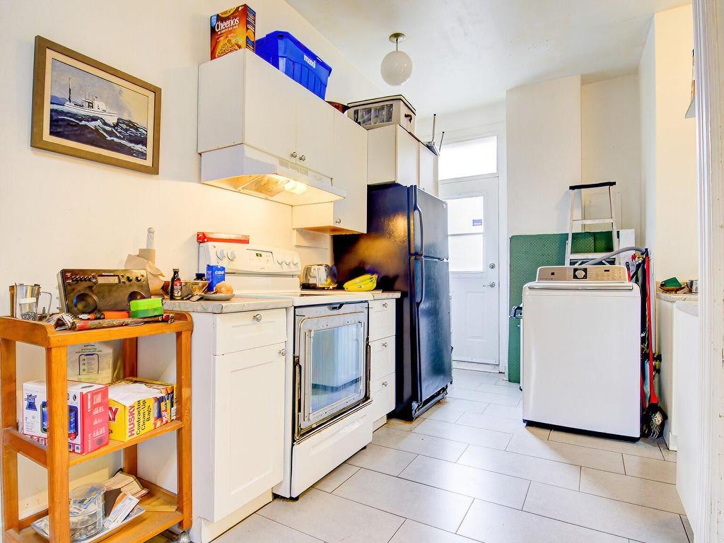 









205

 - 207


Av. Fairmount O.

,
Montréal (Le Plateau-Mont-Royal),




QC
H2T2M8

