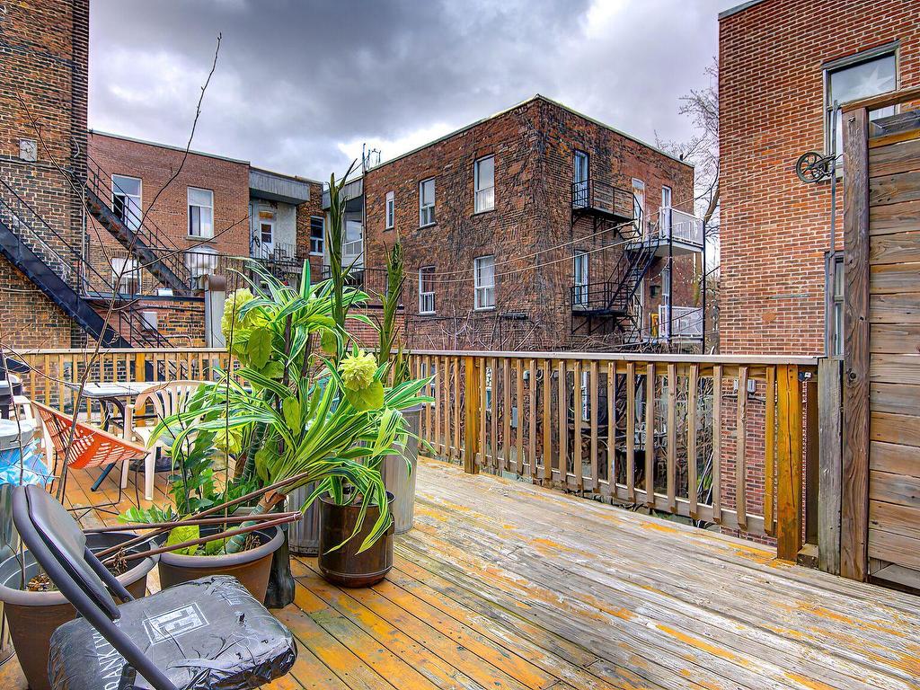 









205

 - 207


Av. Fairmount O.

,
Montréal (Le Plateau-Mont-Royal),




QC
H2T2M8

