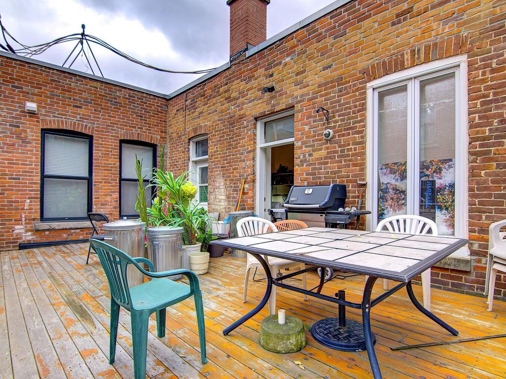 









205

 - 207


Av. Fairmount O.

,
Montréal (Le Plateau-Mont-Royal),




QC
H2T2M8

