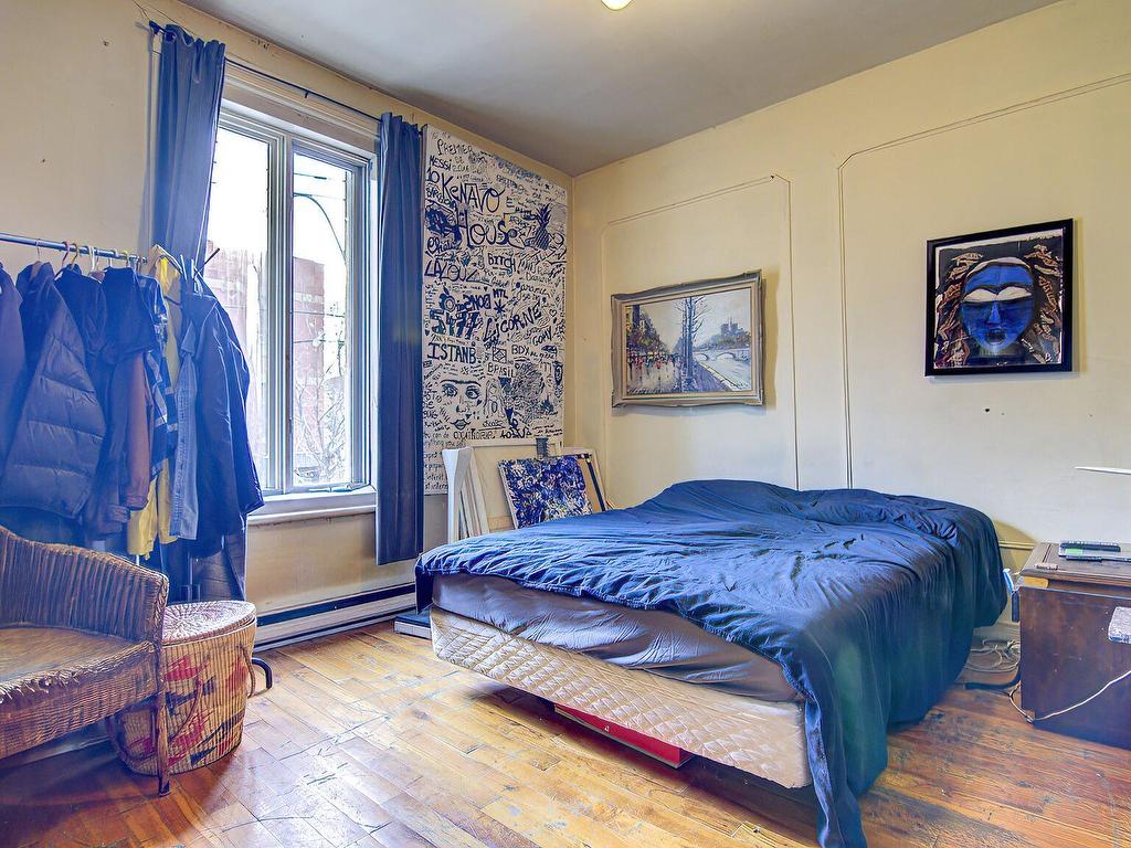 









205

 - 207


Av. Fairmount O.

,
Montréal (Le Plateau-Mont-Royal),




QC
H2T2M8

