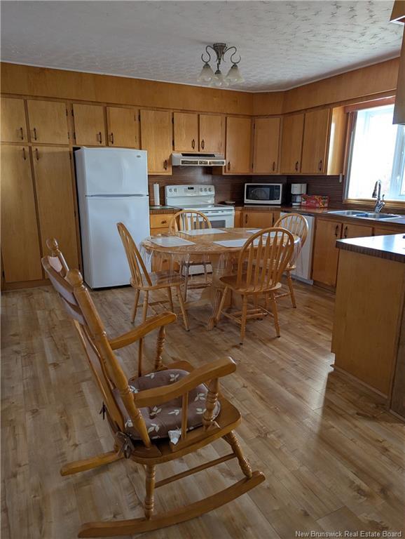 









414


Saint-Raphael Nord

,
Saint-Marie-Saint-Raphaël,




NB
E8T 1R9

