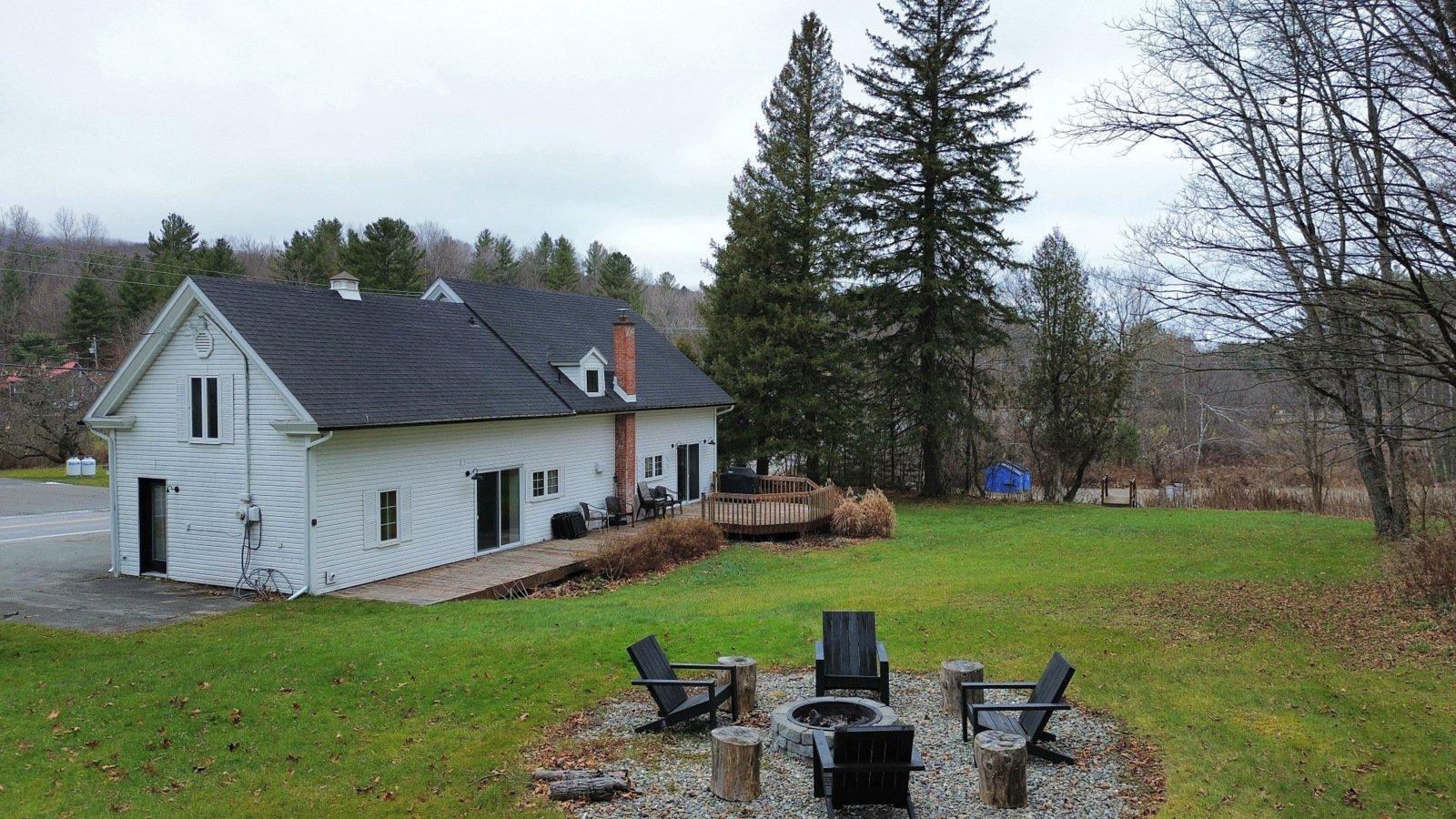 









891Z


Route Missisquoi

,
Bolton-Est,




QC
J0E1G0

