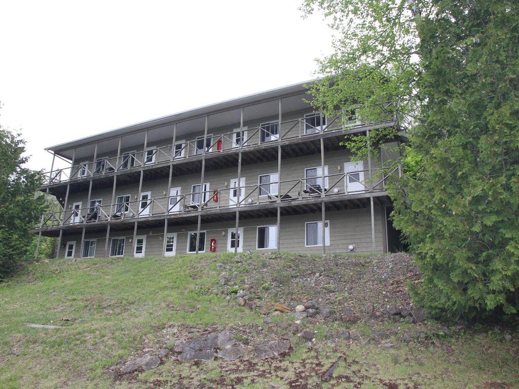 









01


Ch. du Club-des-Douze 

,
Duhamel,




QC
J0V1G0

