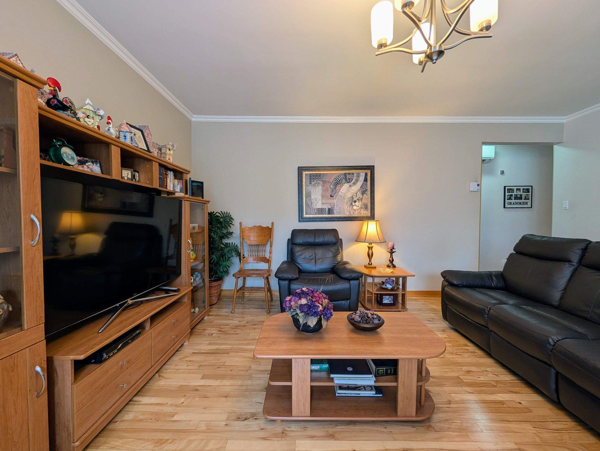









1331

 - 1333


Rue Couvrette

,
Montréal (Saint-Laurent),




QC
H4L4T4

