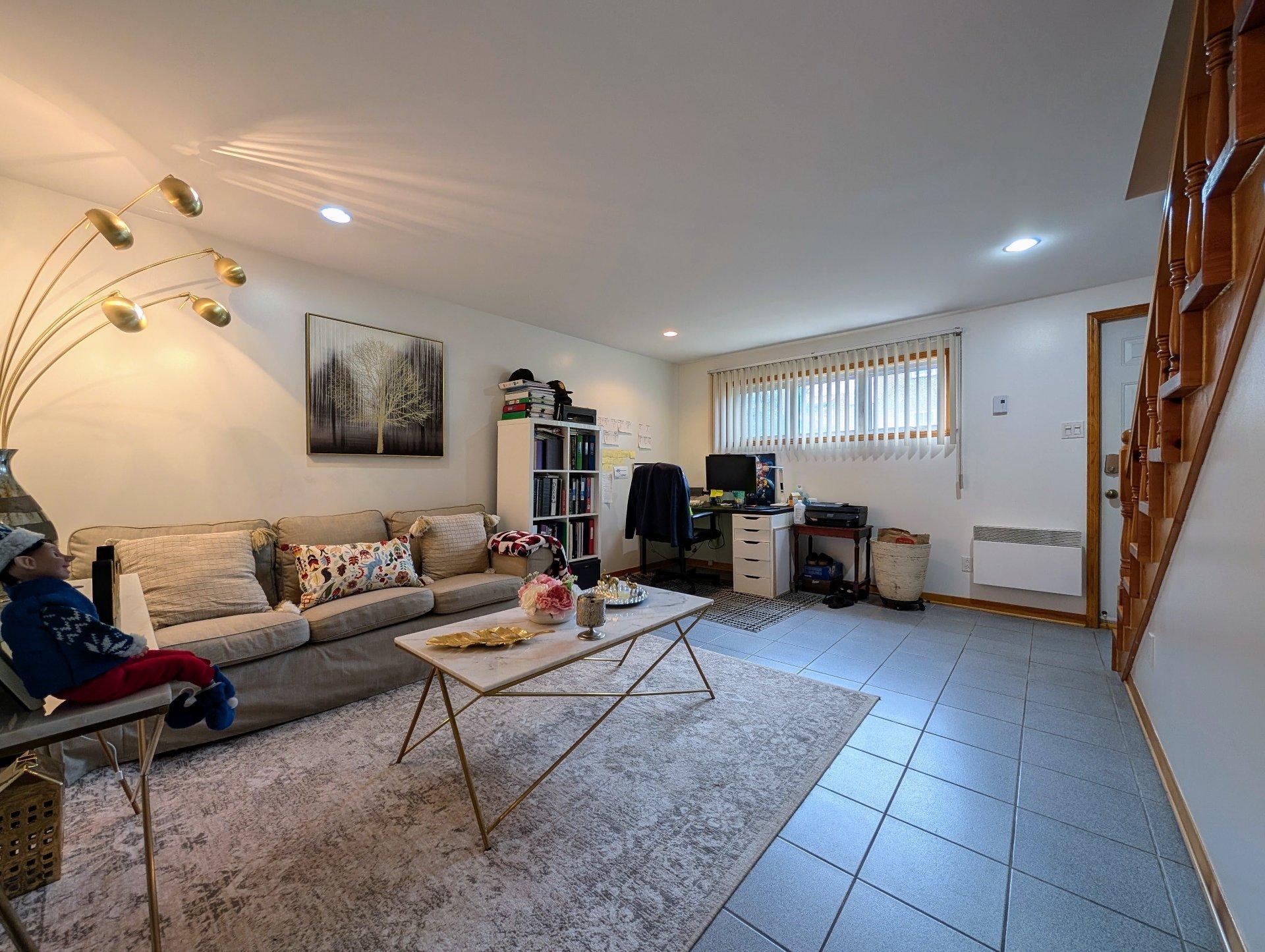 









1331

 - 1333


Rue Couvrette

,
Montréal (Saint-Laurent),




QC
H4L4T4

