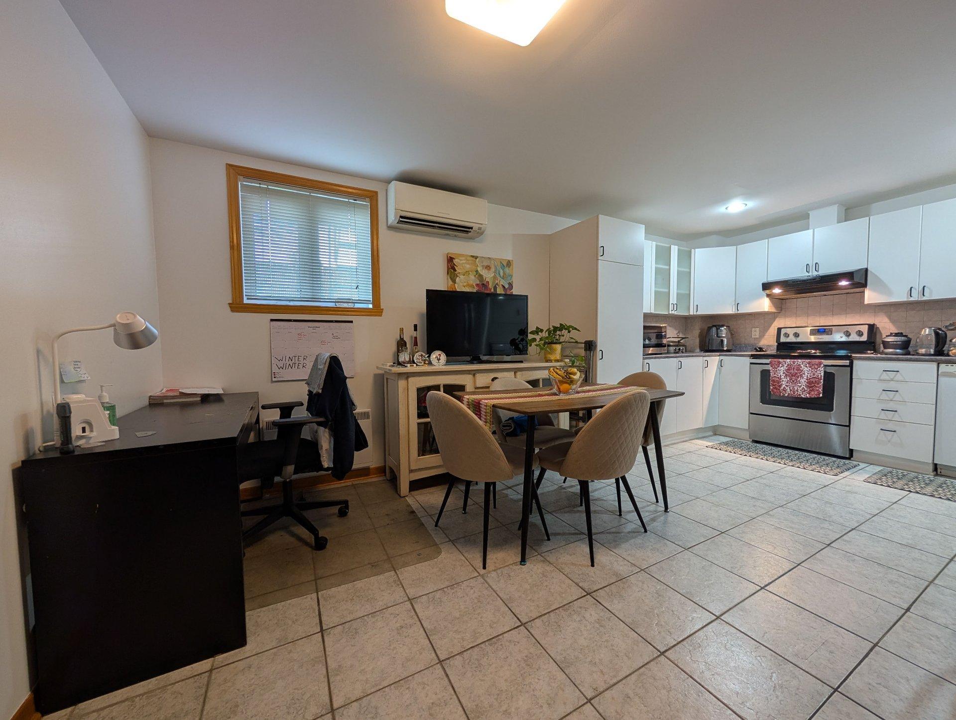 









1331

 - 1333


Rue Couvrette

,
Montréal (Saint-Laurent),




QC
H4L4T4

