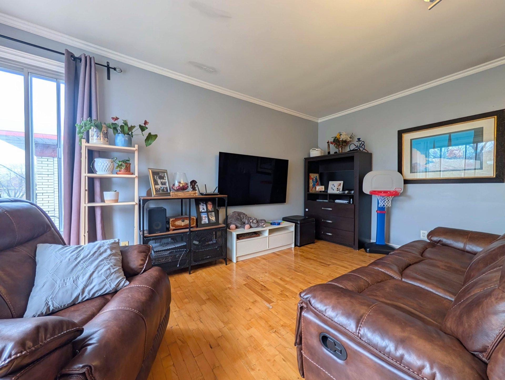 









1331

 - 1333


Rue Couvrette

,
Montréal (Saint-Laurent),




QC
H4L4T4

