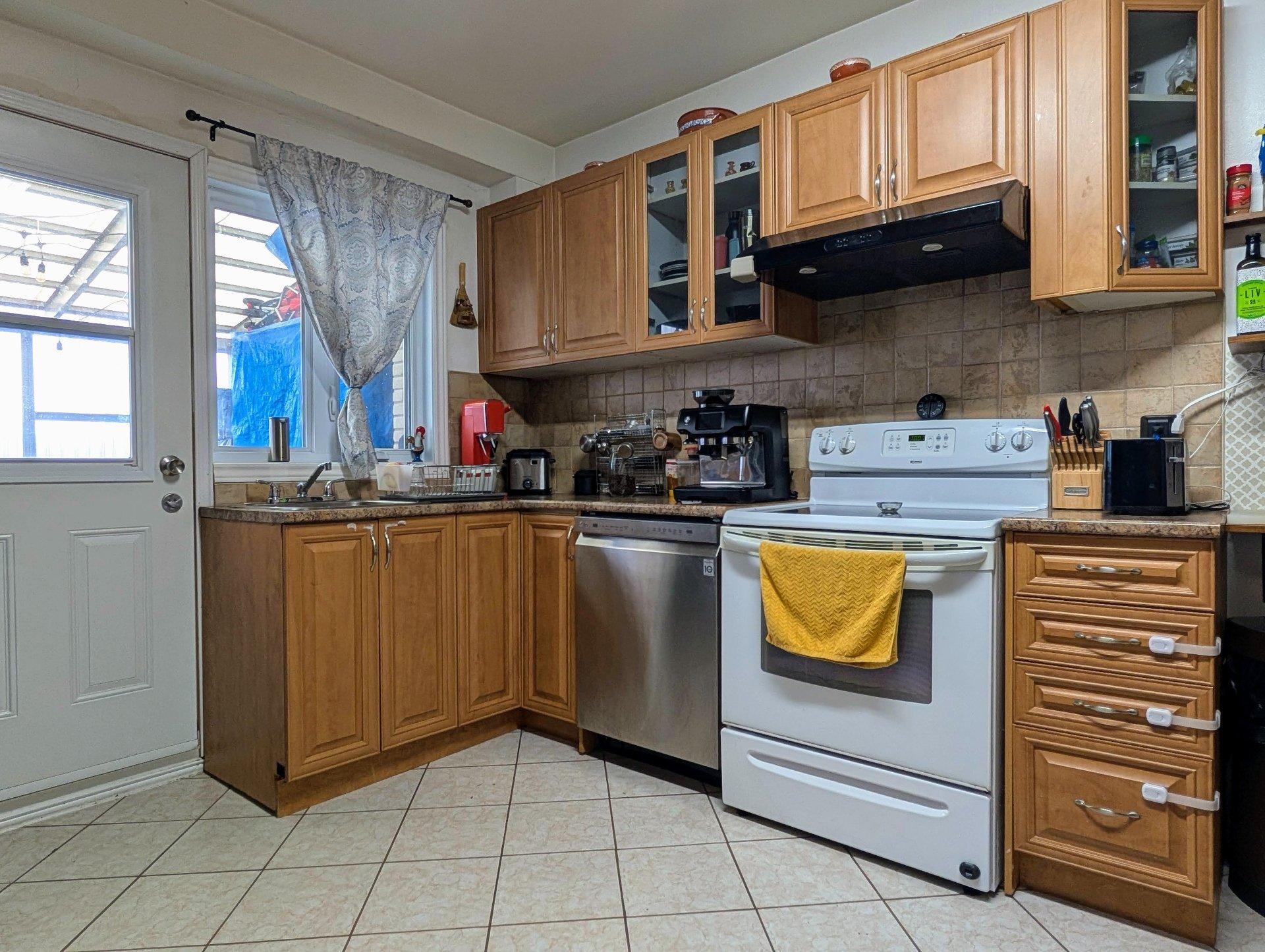 









1331

 - 1333


Rue Couvrette

,
Montréal (Saint-Laurent),




QC
H4L4T4

