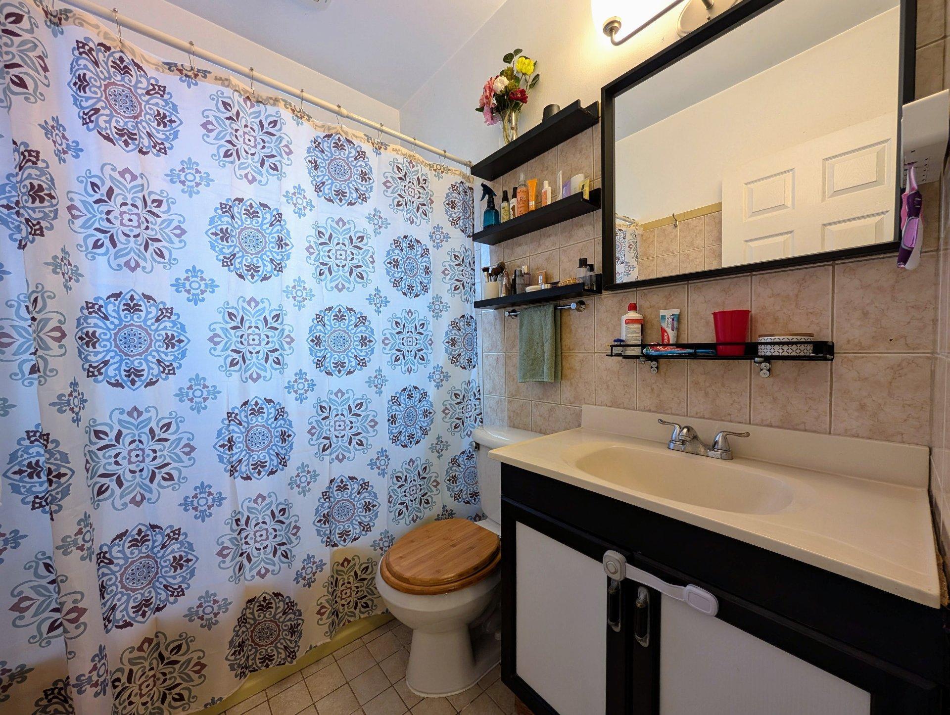 









1331

 - 1333


Rue Couvrette

,
Montréal (Saint-Laurent),




QC
H4L4T4

