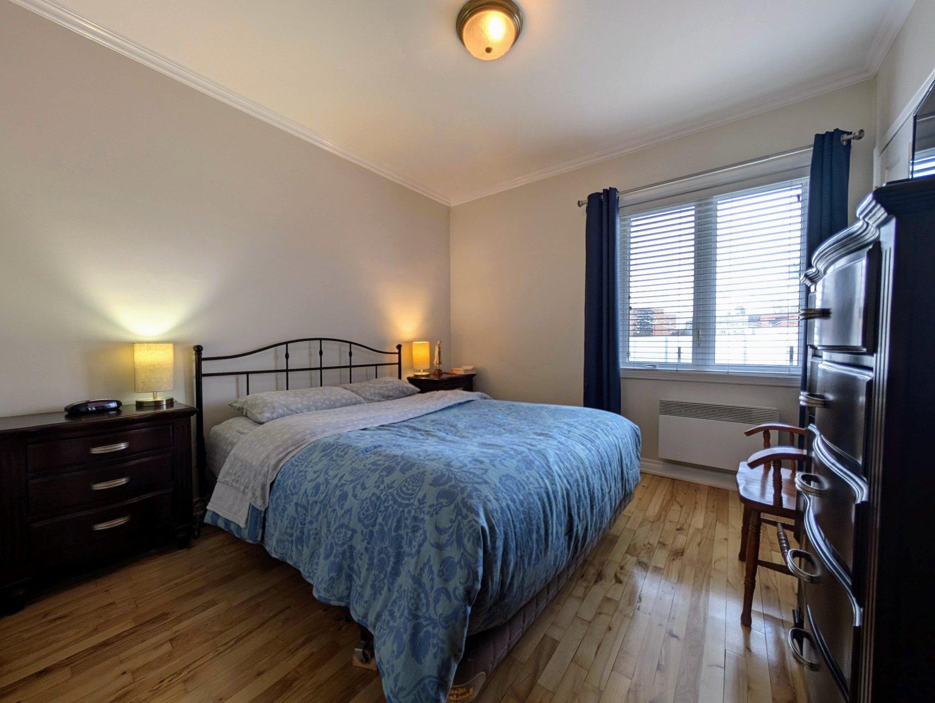









1331

 - 1333


Rue Couvrette

,
Montréal (Saint-Laurent),




QC
H4L4T4

