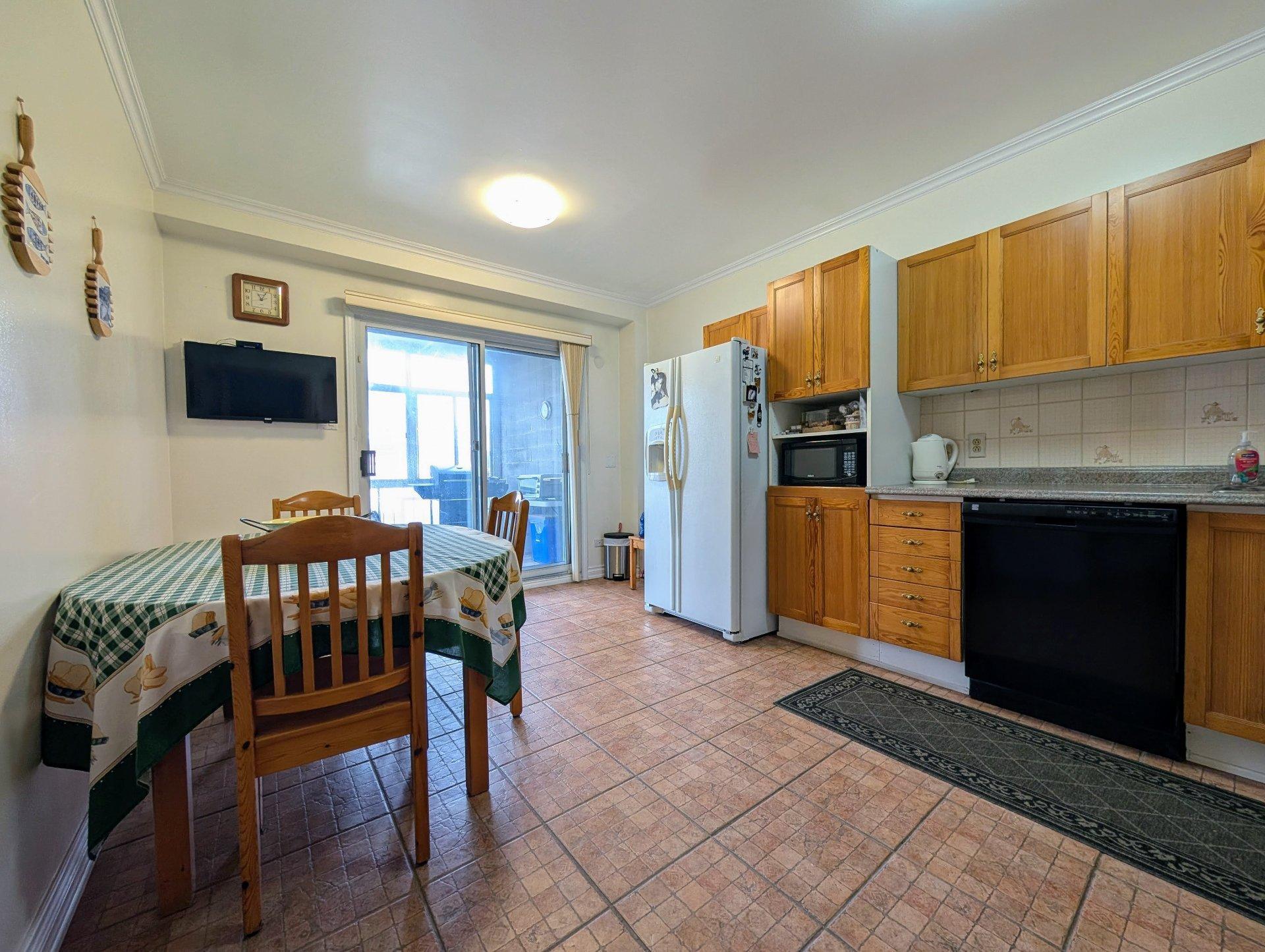 









1331

 - 1333


Rue Couvrette

,
Montréal (Saint-Laurent),




QC
H4L4T4

