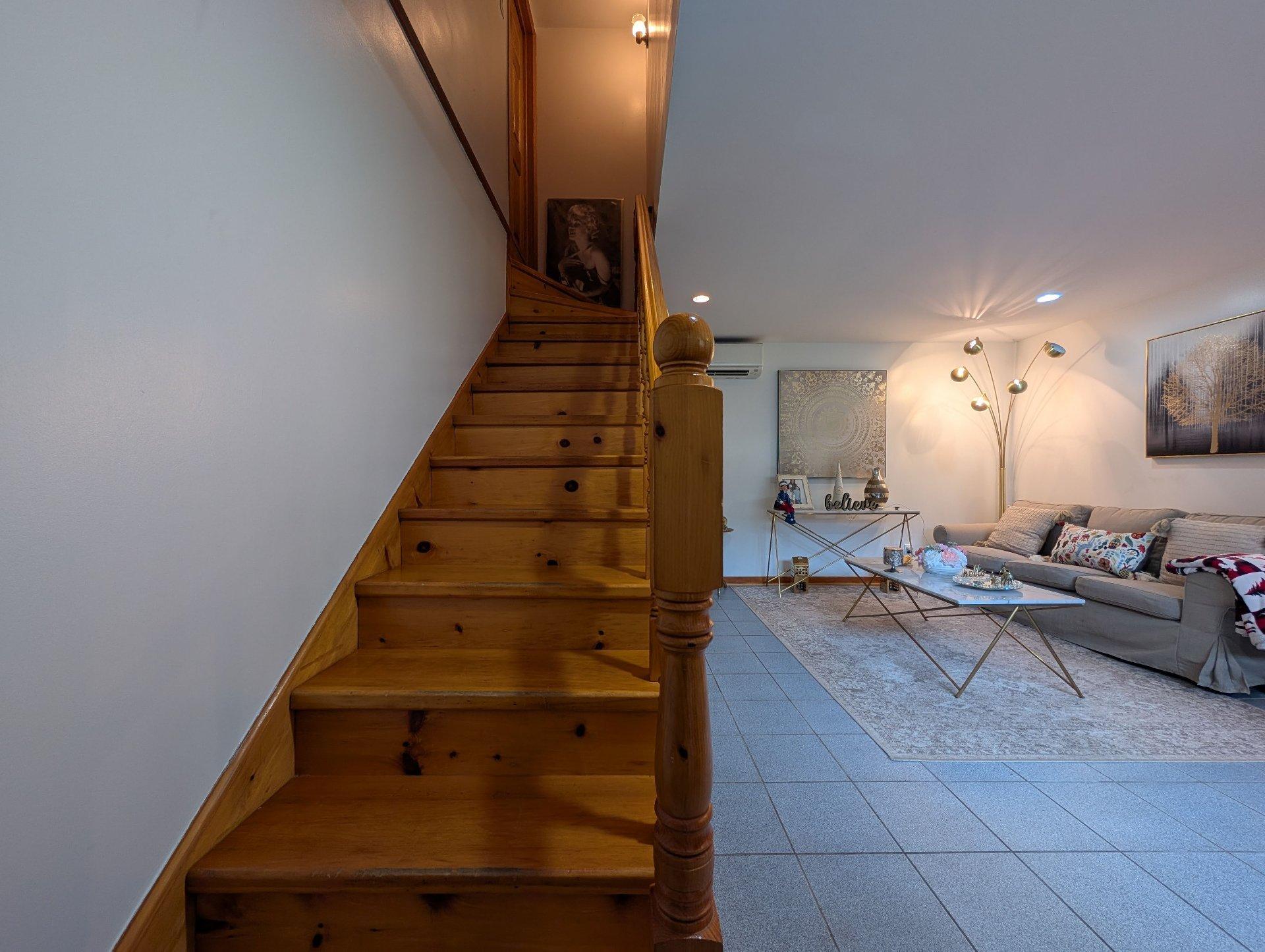 









1331

 - 1333


Rue Couvrette

,
Montréal (Saint-Laurent),




QC
H4L4T4

