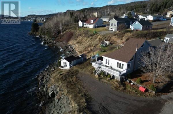 












11 Sycamore Street

,
Springdale,




Newfoundland & Labrador
A0J1T0

