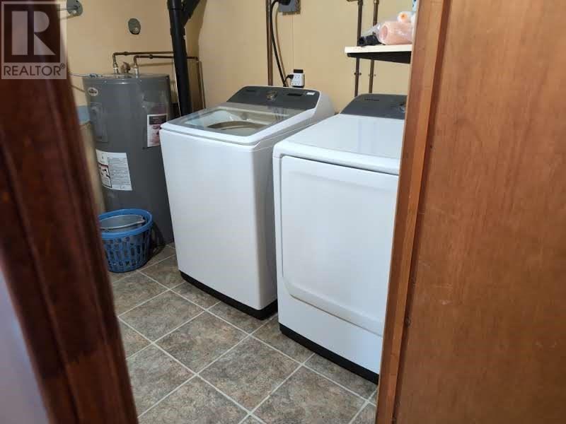 












11 Sycamore Street

,
Springdale,




Newfoundland & Labrador
A0J1T0

