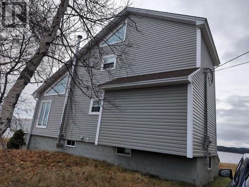 












11 Sycamore Street

,
Springdale,




Newfoundland & Labrador
A0J1T0

