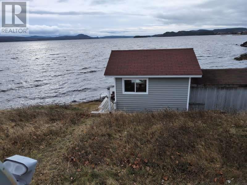 












11 Sycamore Street

,
Springdale,




Newfoundland & Labrador
A0J1T0

