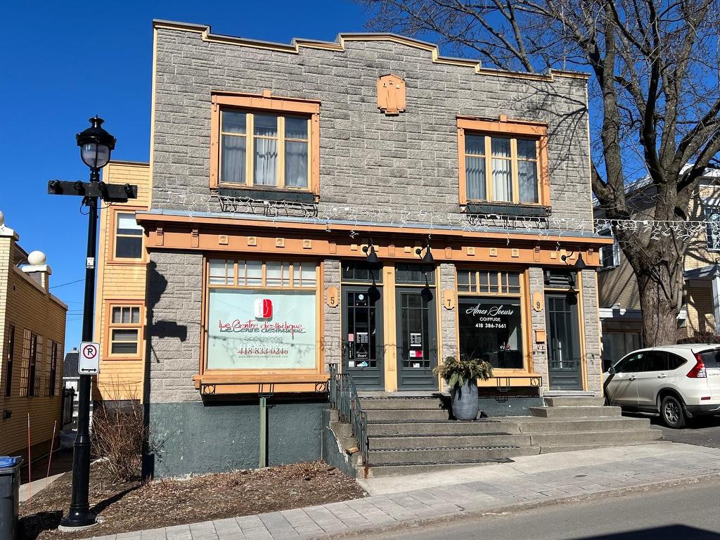 









5

 - 9


Av. Bégin

,
Lévis (Desjardins),




QC
G6V4B6

