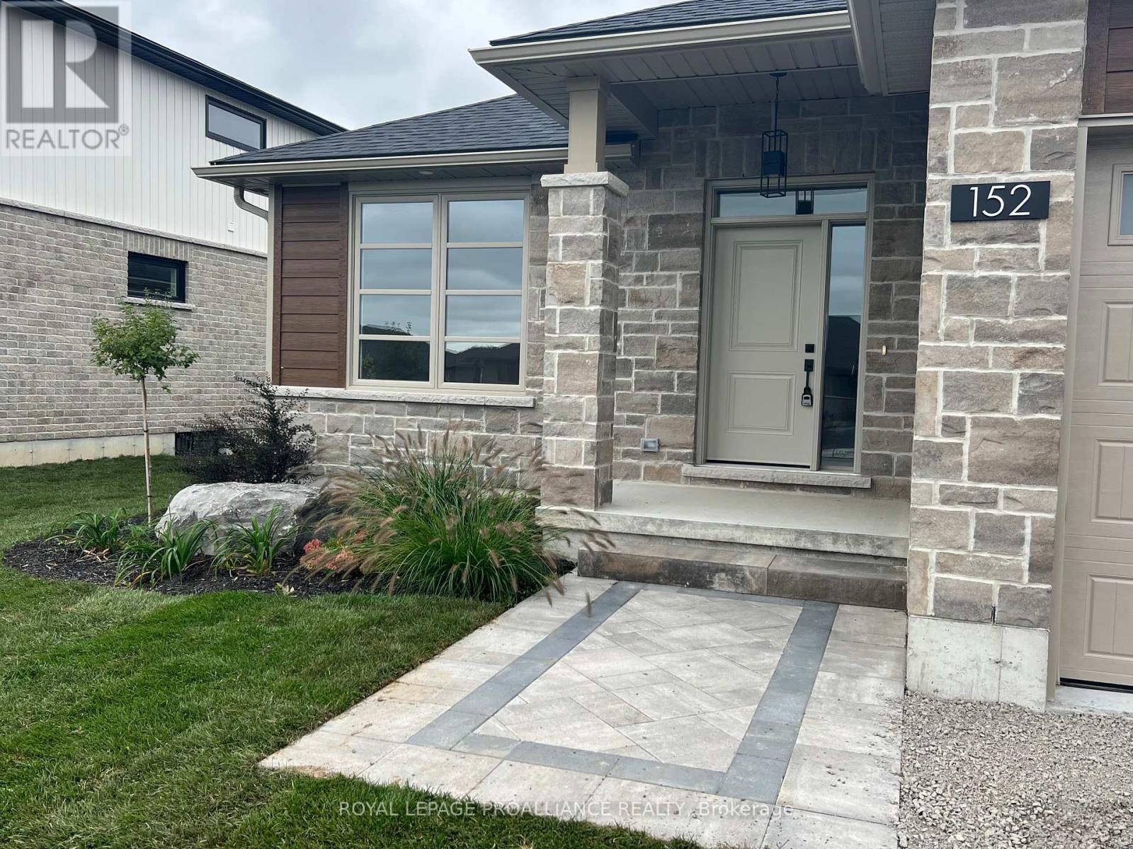 












152 SIENNA AVENUE

,
Belleville (Belleville Ward),




Ontario
K8P0H3

