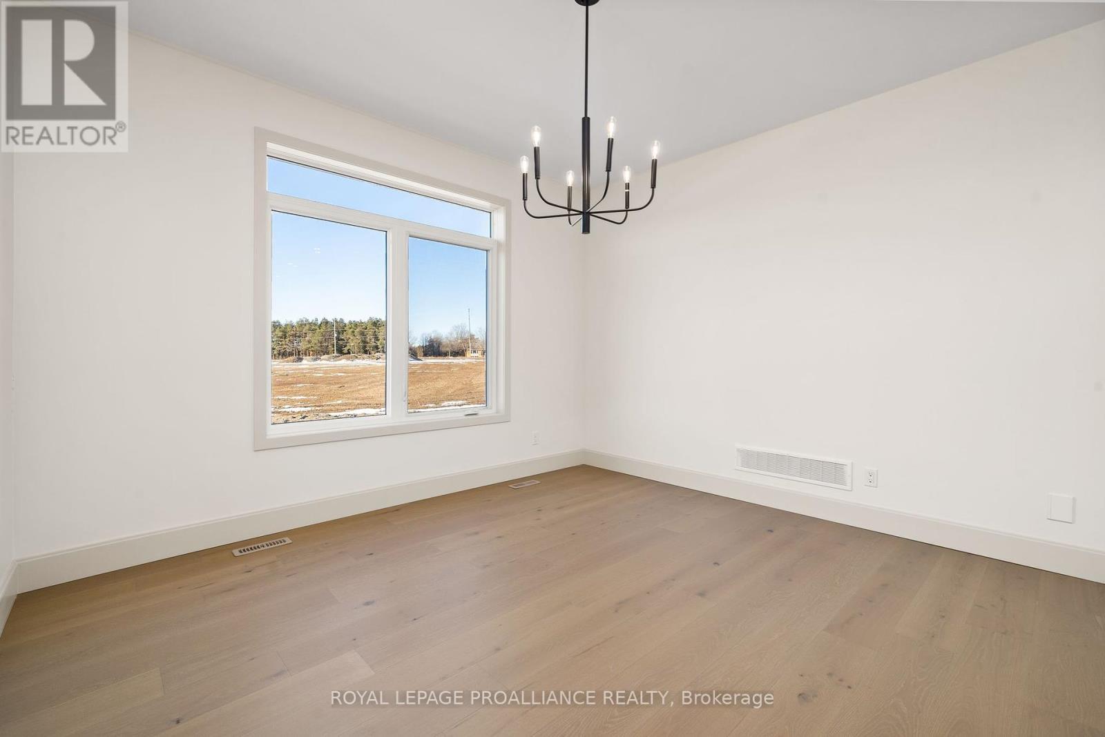 












152 SIENNA AVENUE

,
Belleville (Belleville Ward),




Ontario
K8P0H3

