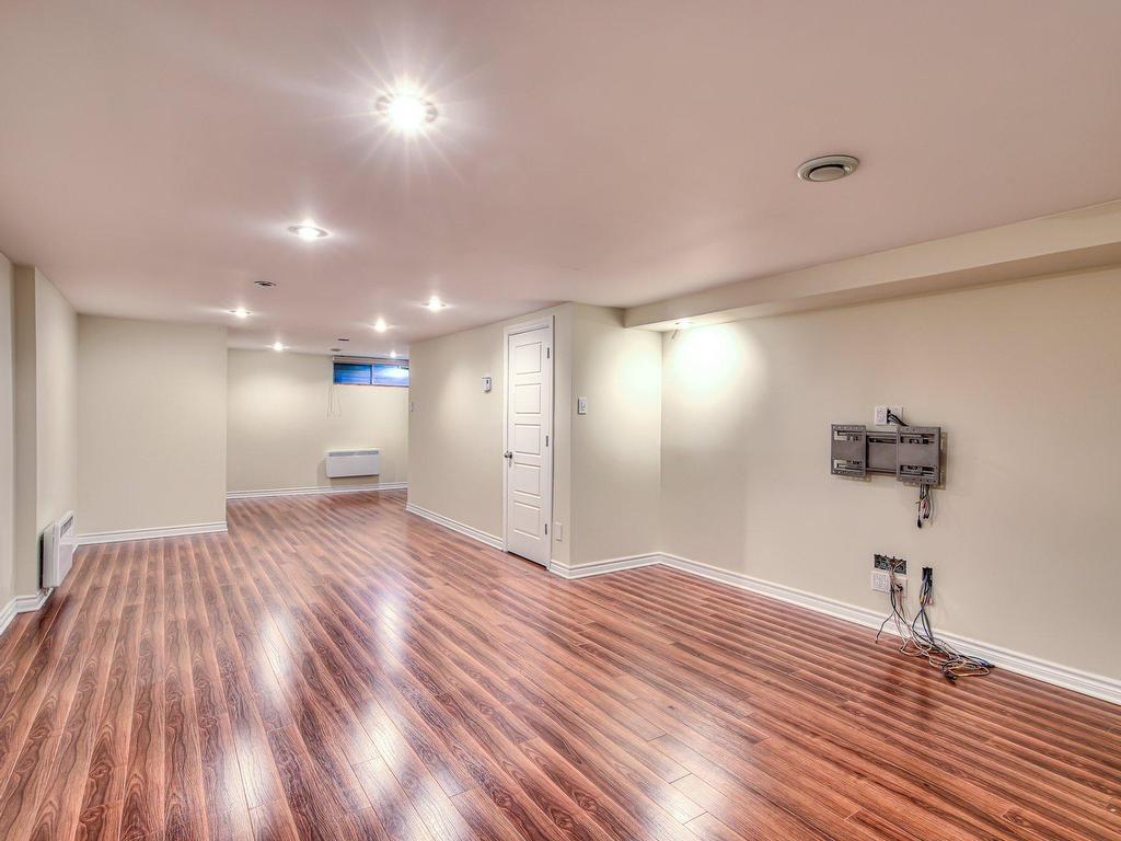 









2720


Rue du Manoir

,
Vaudreuil-Dorion,




QC
J7V8Y2

