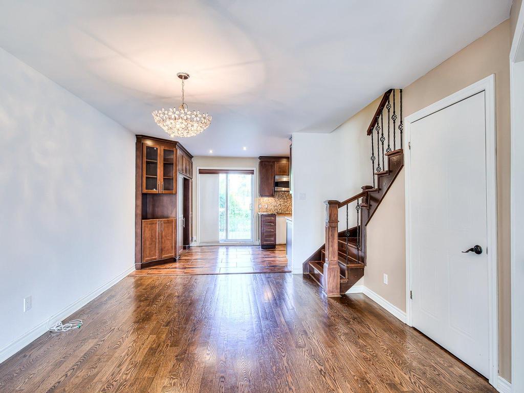 









2720


Rue du Manoir

,
Vaudreuil-Dorion,




QC
J7V8Y2


