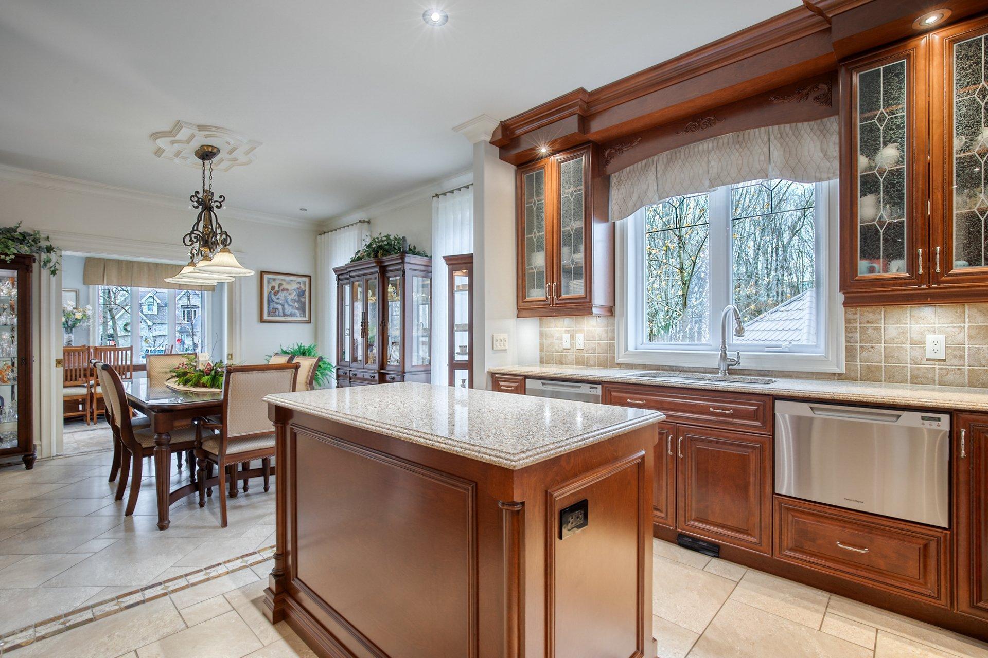 









715


Rue des Séminaristes

,
Saint-Hyacinthe,




QC
J2S9B7

